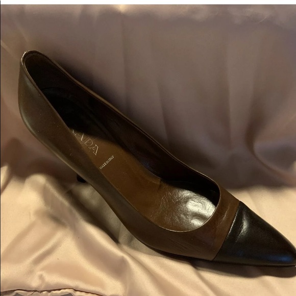 AUTHENTIC Prada POINTY TWO TONE BROWN Leather Point-Toe Pumps 37 - Picture 3 of 11